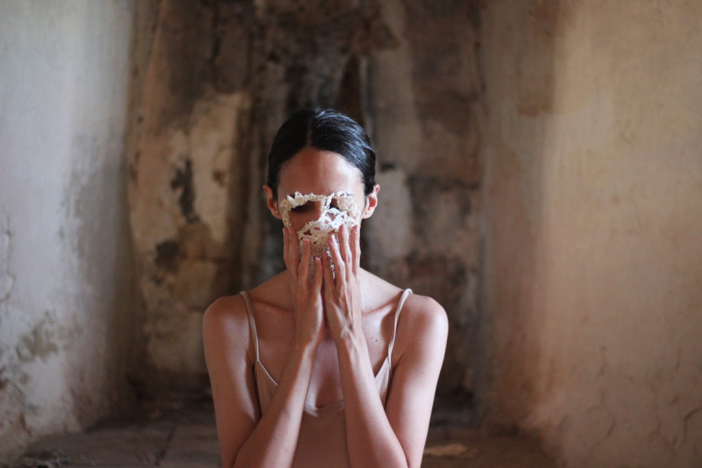 La Scucitura, fotografia di Catherine Leo - Giulia Lanza - courtesy of the artists