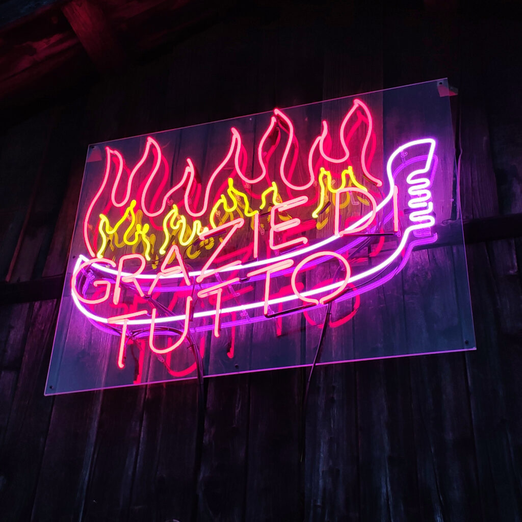 Epitaffio di un Amore, 2018, Neon e plexiglass - Studio Tonnato - courtesy of the artists