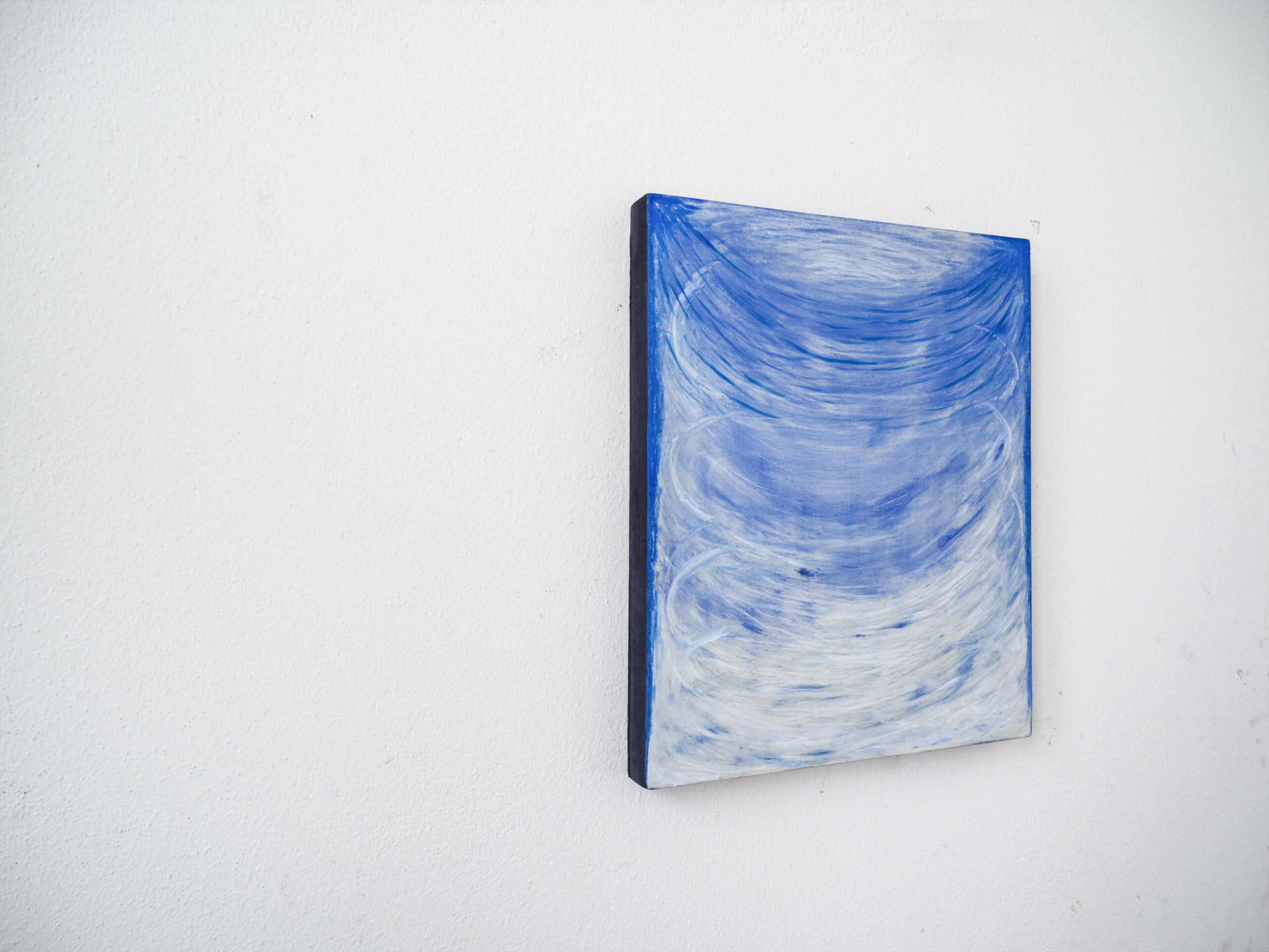 Mother and sky. Echoing (1), 2020, olio e pastelli su tela, 38x32 cm (lato) - Miriam Del Seppia - cortesia dell'artista